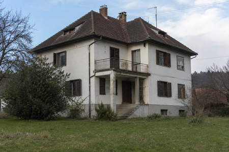 hiša velika