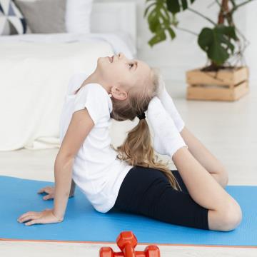 Svetovni dan joge za otroke: Gradimo most do zdrave prihodnosti skozi igro in gibanje