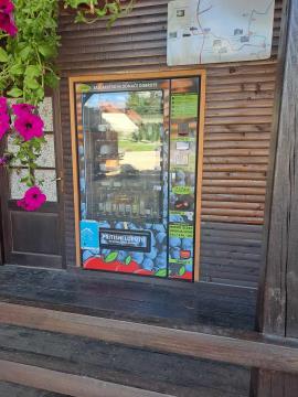 0d16d103-c6a7-43f0-8a55-67cb7c06e3b7